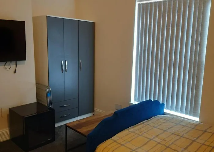 Lovely Bedroom With Shared Kitchen & Bathroom Free Parking