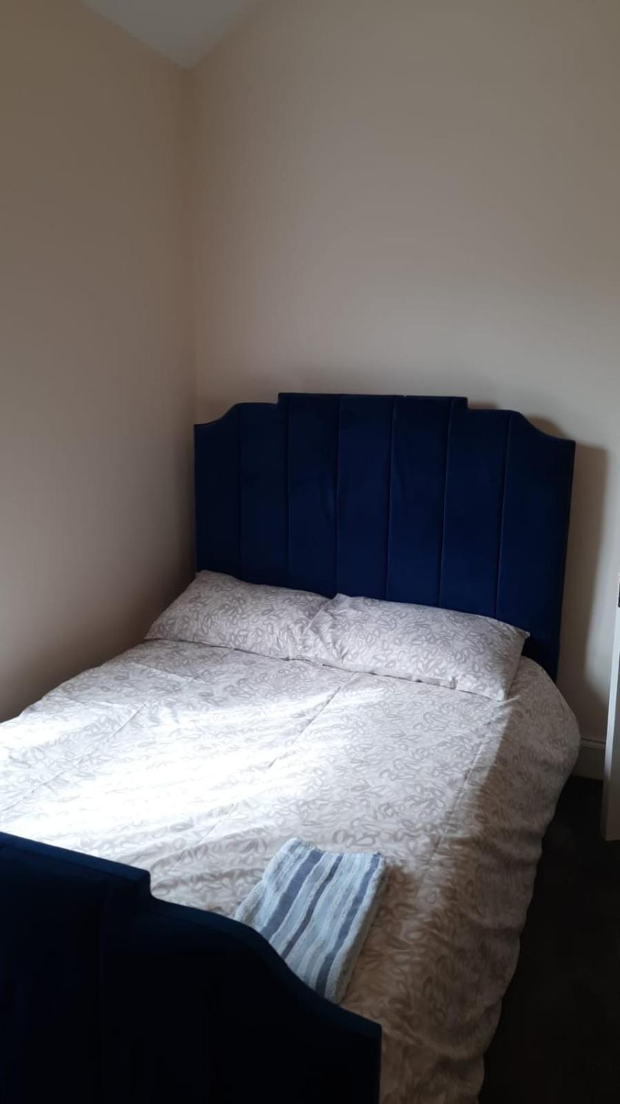 Lovely Bedroom With Shared Kitchen & Bathroom Free Parking *